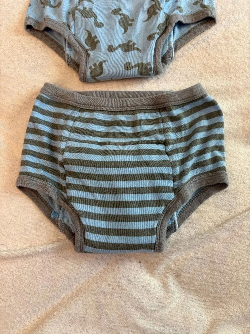 i play. Boys' Green Sprouts by Training Underwear, 2 Pack, Gray Dino (2pk), 4T